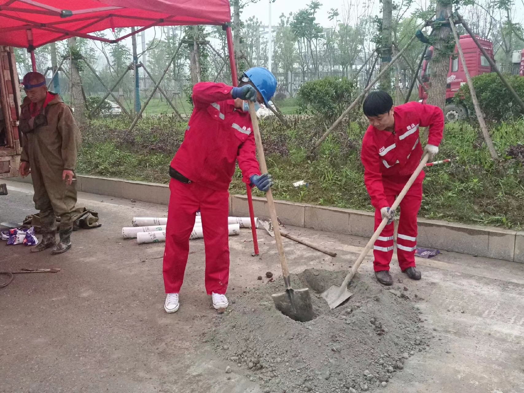 郊区管道疏通哪家好】及时进行市政管道清淤